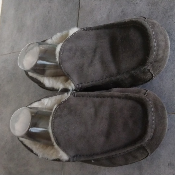 UGG Other - UGG SLIPPERS
